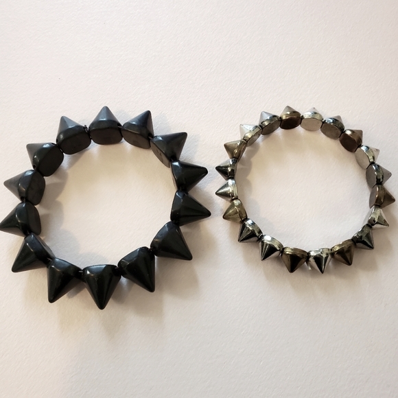 *Free with any Purchase* Elastic Band Fashion Spike Bracelet Set of 2 - Picture 1 of 1